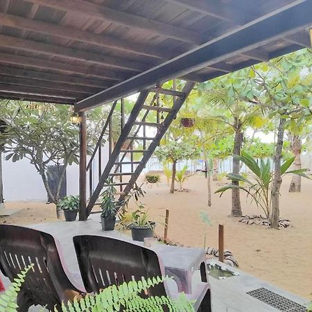 Golden Beach Chalets Arugam Bay Bagian luar foto