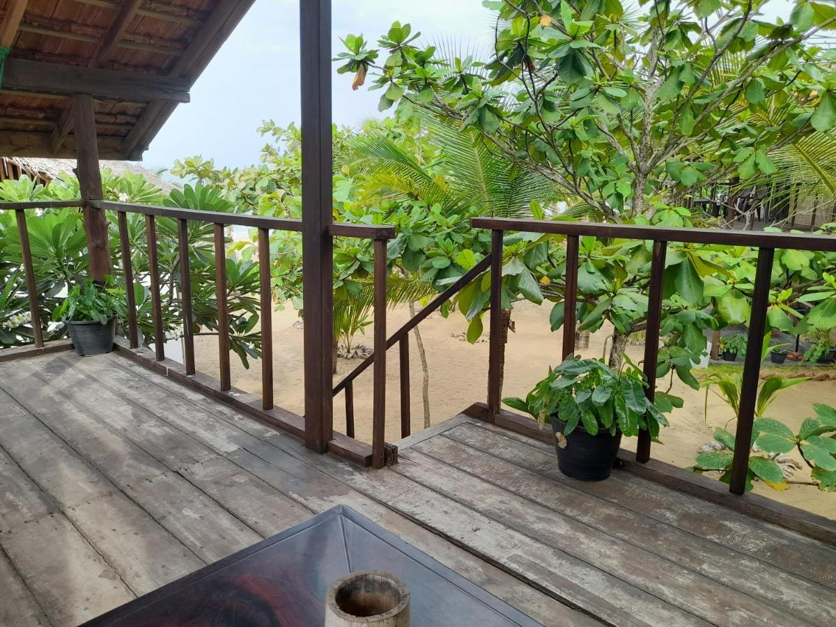 Golden Beach Chalets Arugam Bay Bagian luar foto