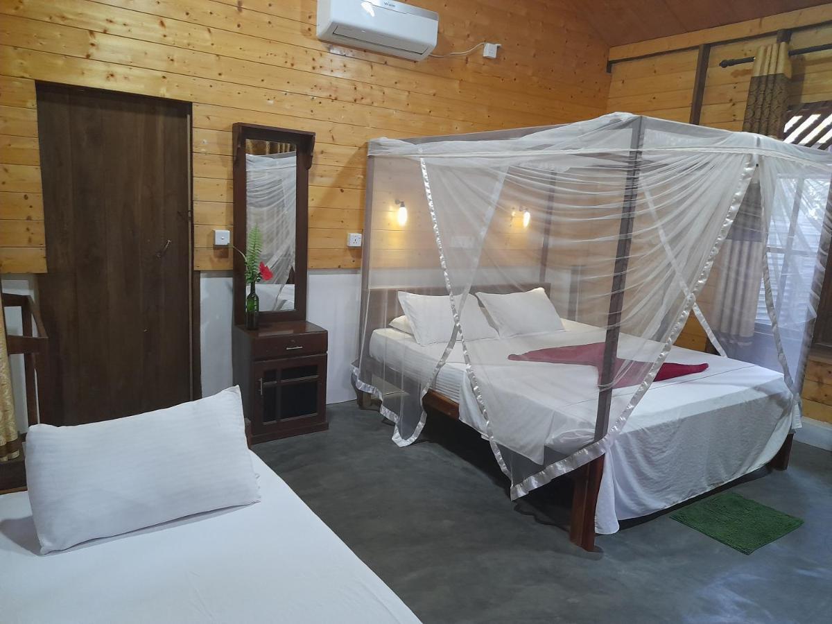Golden Beach Chalets Arugam Bay Bagian luar foto