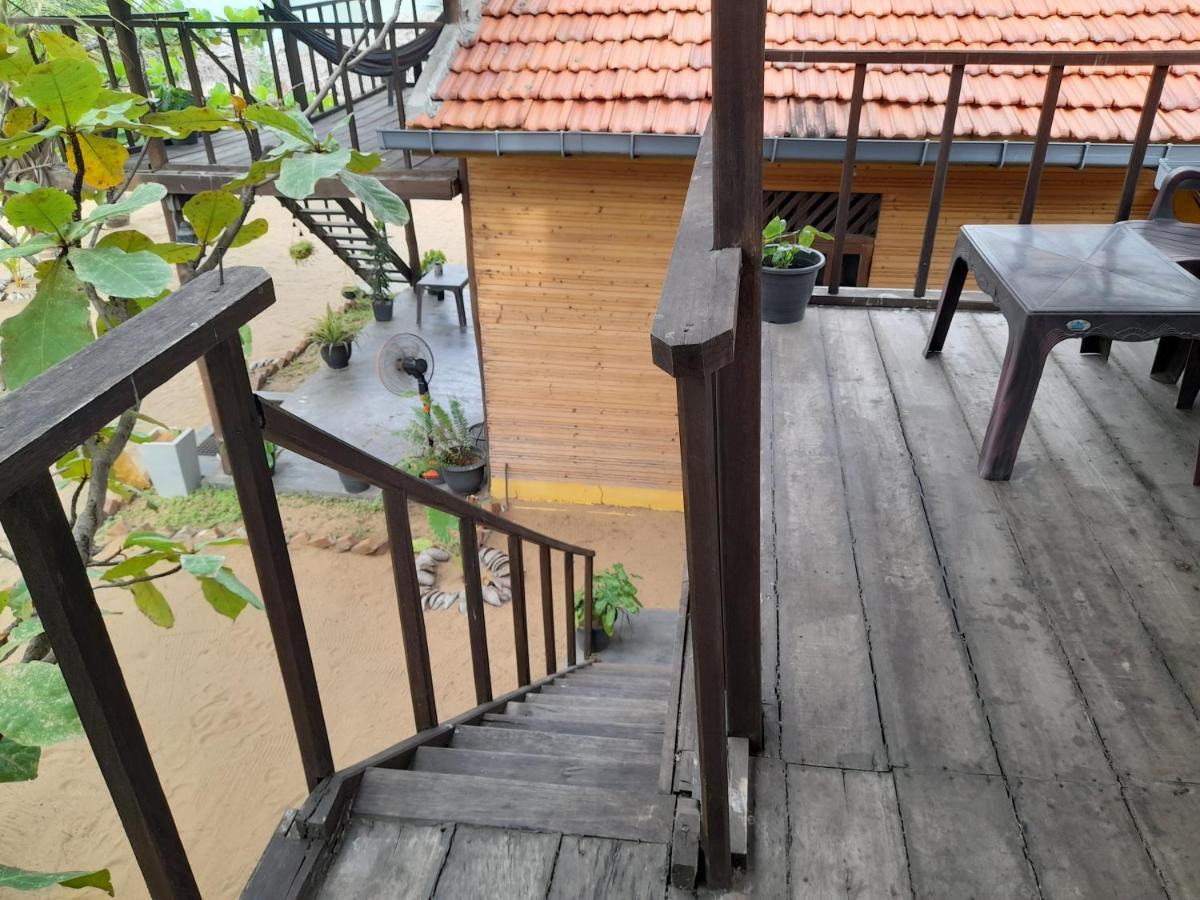 Golden Beach Chalets Arugam Bay Bagian luar foto