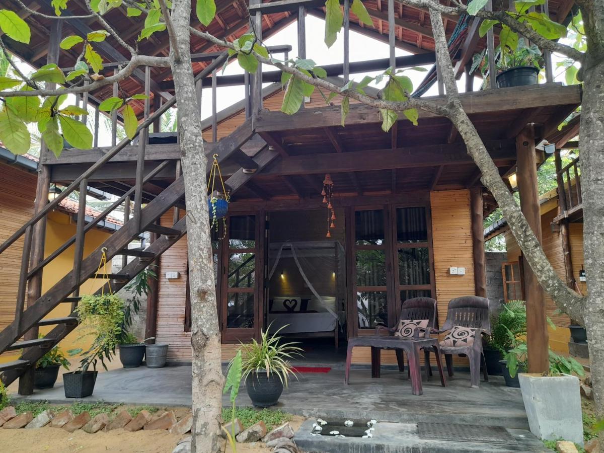Golden Beach Chalets Arugam Bay Bagian luar foto