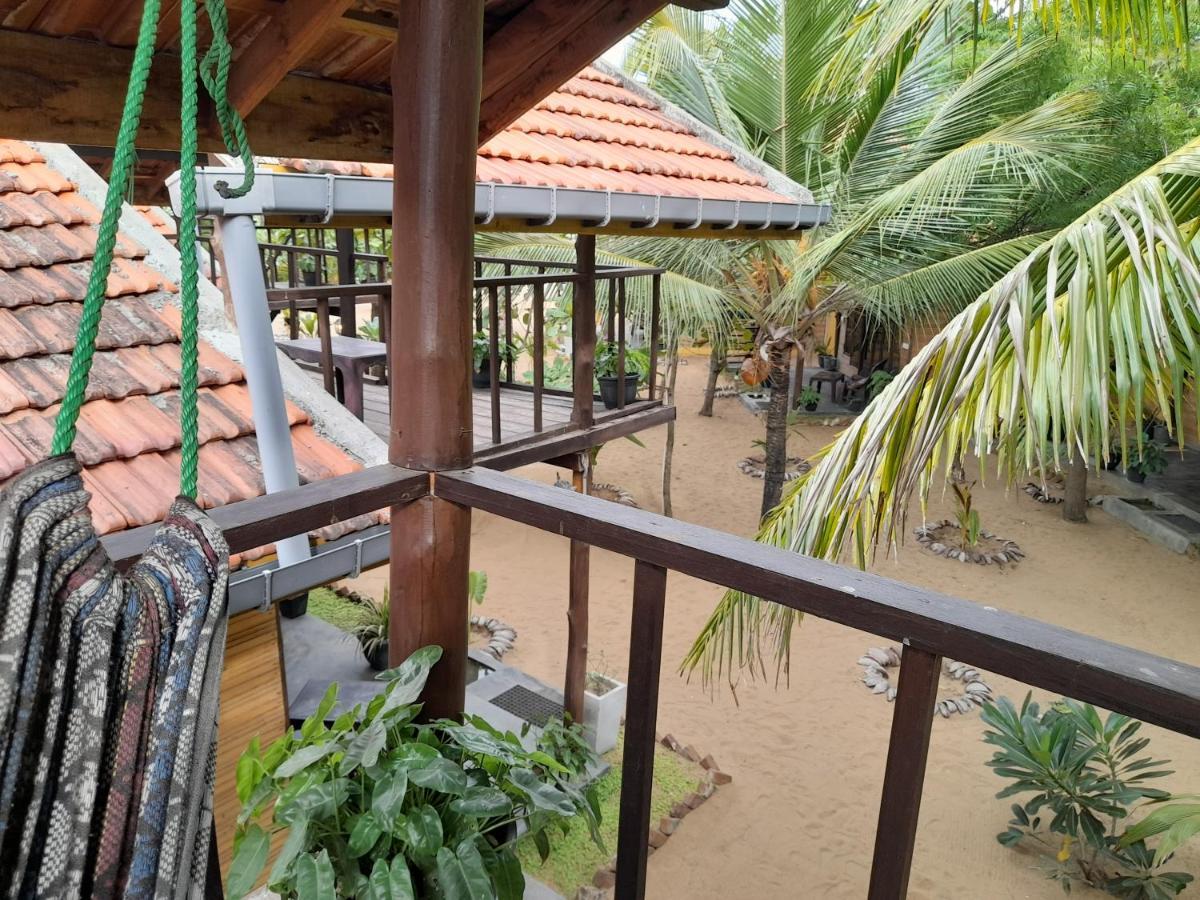 Golden Beach Chalets Arugam Bay Bagian luar foto