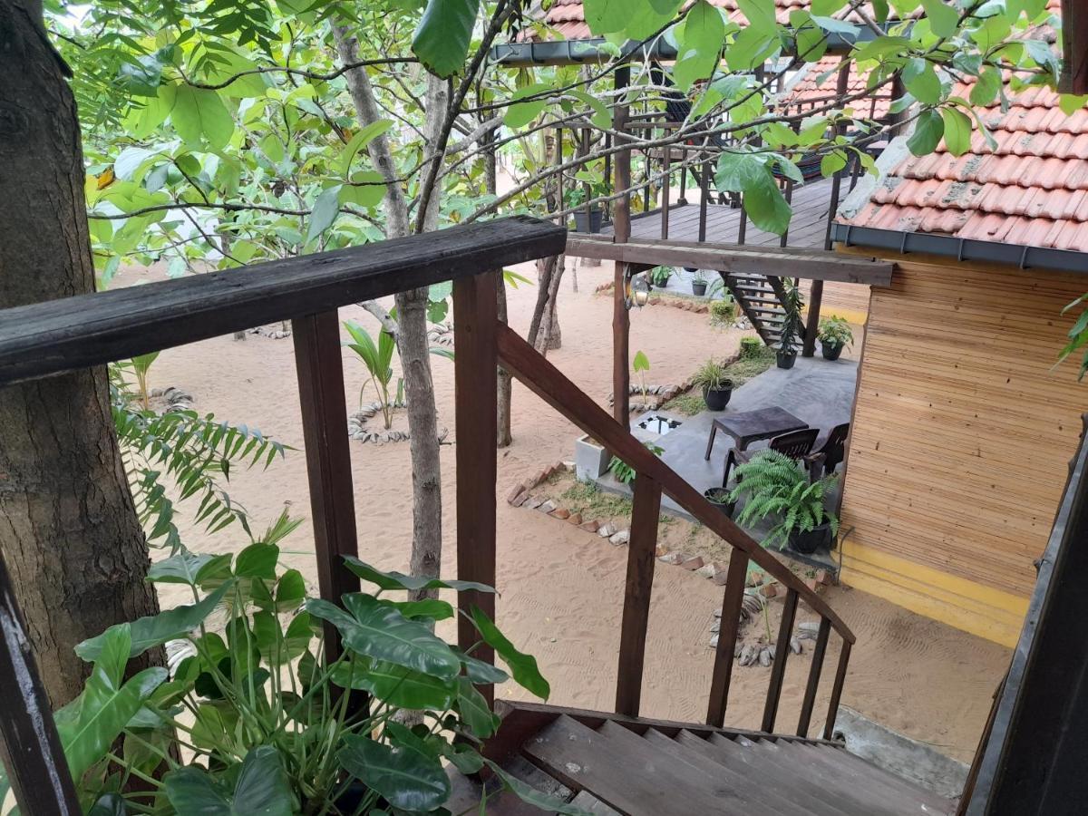 Golden Beach Chalets Arugam Bay Bagian luar foto
