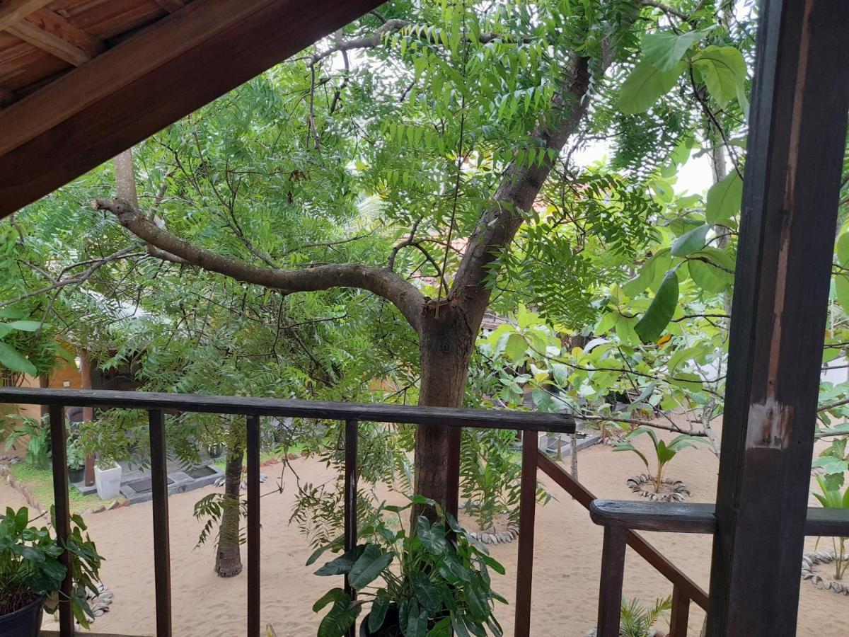 Golden Beach Chalets Arugam Bay Bagian luar foto