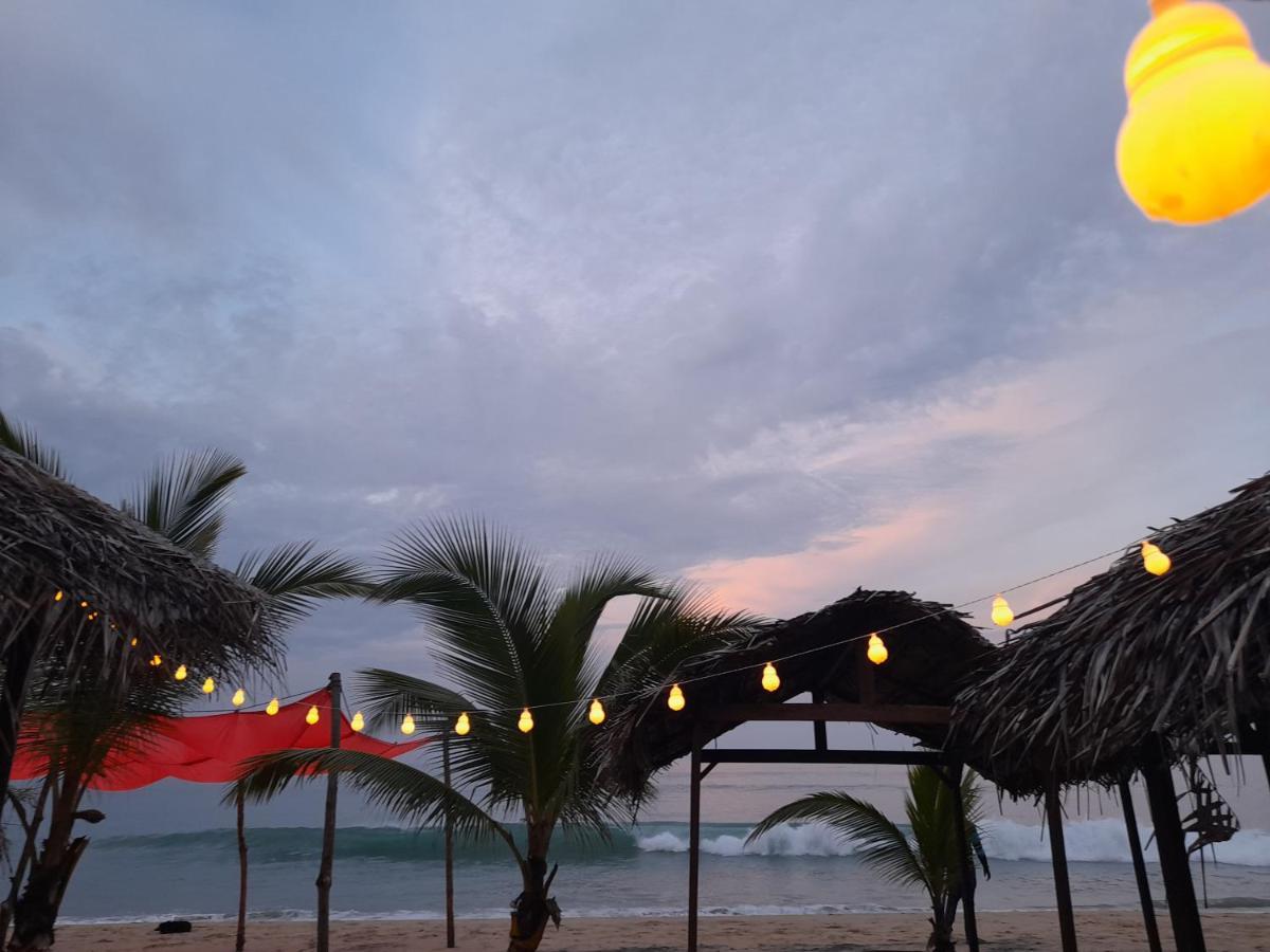 Golden Beach Chalets Arugam Bay Bagian luar foto