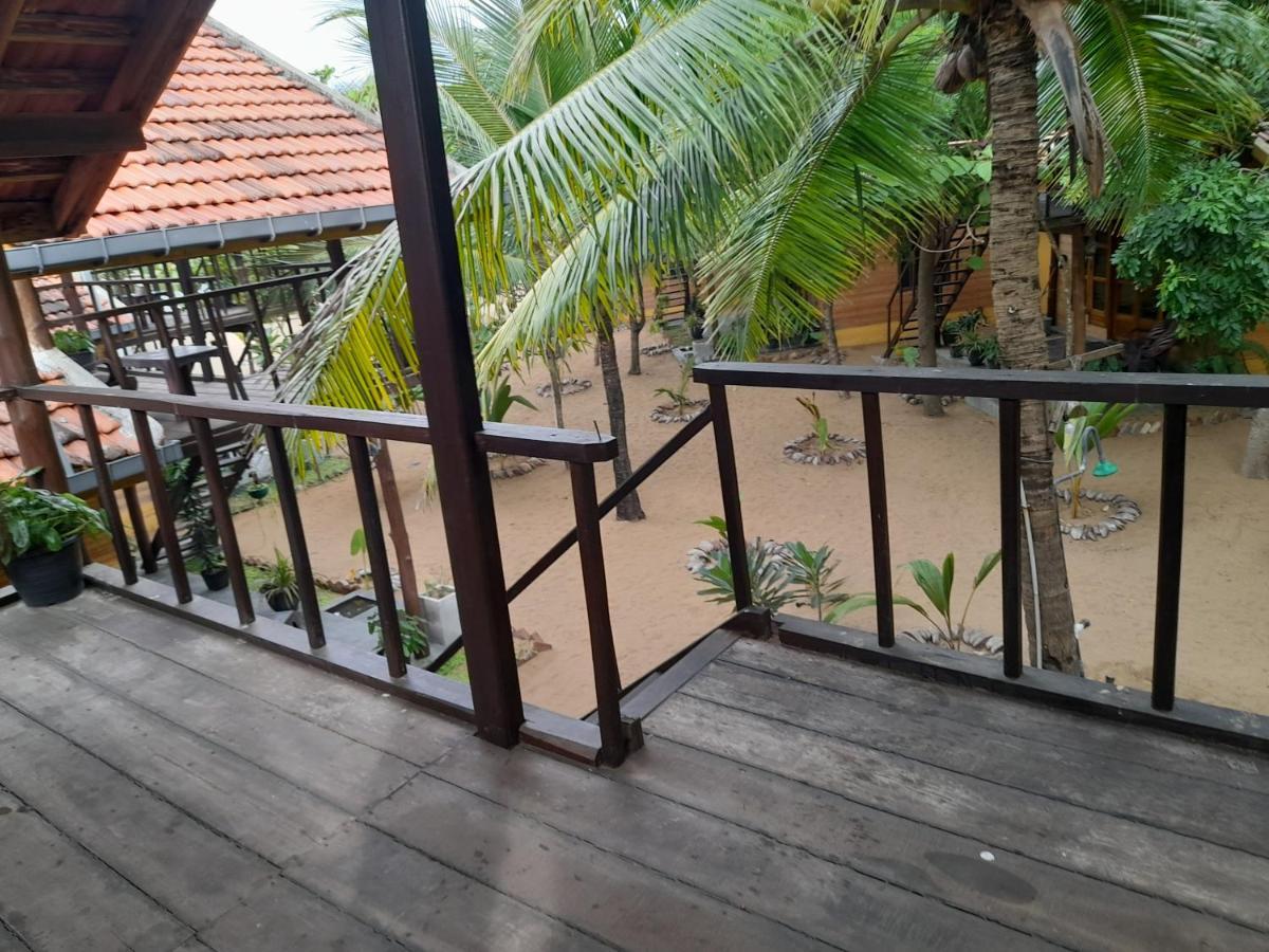 Golden Beach Chalets Arugam Bay Bagian luar foto