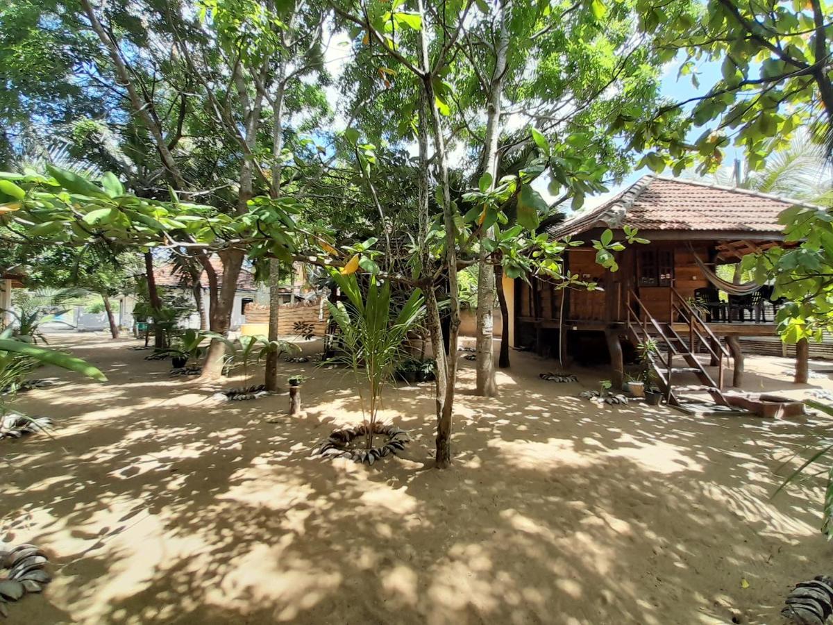Golden Beach Chalets Arugam Bay Bagian luar foto