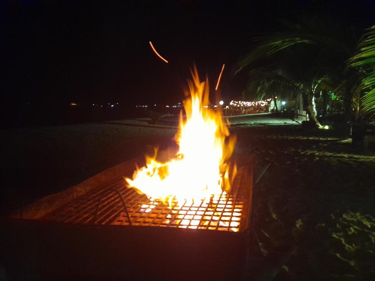 Golden Beach Chalets Arugam Bay Bagian luar foto